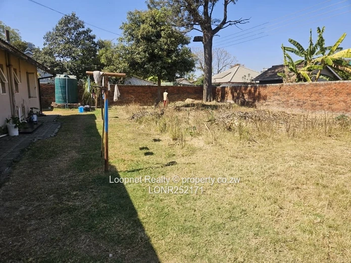 Avonlea 3-Bed Bungalow with Fireplace & Yard