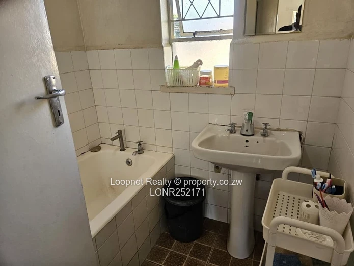 Avonlea 3-Bed Bungalow with Fireplace & Yard