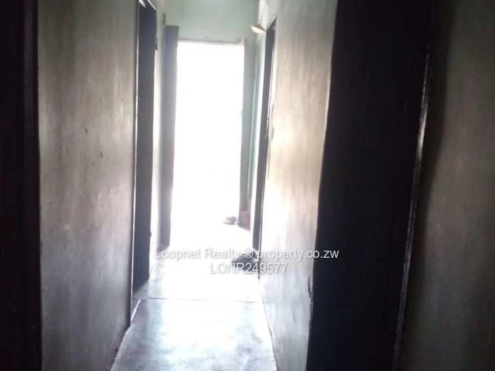 Dzivarasekwa 3-Bed Home with Red Gate, Verandah & Garden