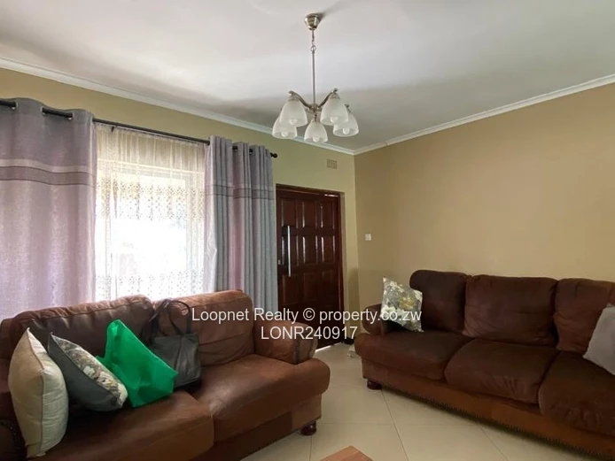 Charming Fully Furnished 2-Bedroom Garden Flat in Avondale West