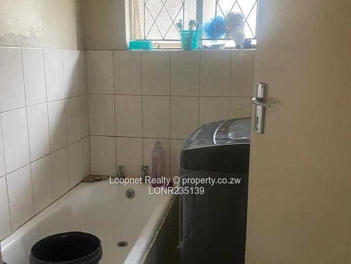 3-Bed Houghton Park House - Carport, Spacious Cottage, Garden