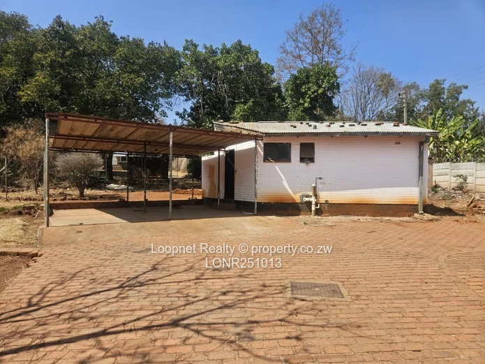 Greystone Park: 1,000 m2 Office on 4,300 m2 with Pool & Borehole