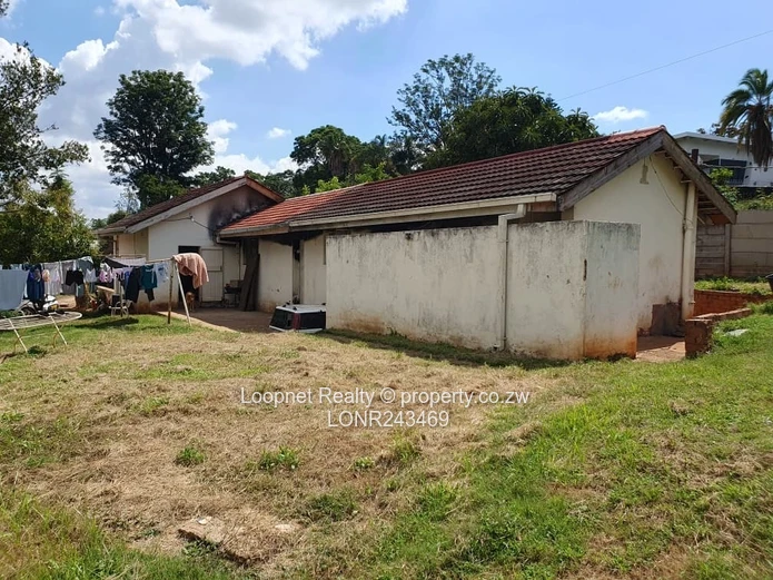 Spacious Greystone Park 4-Bed with Borehole