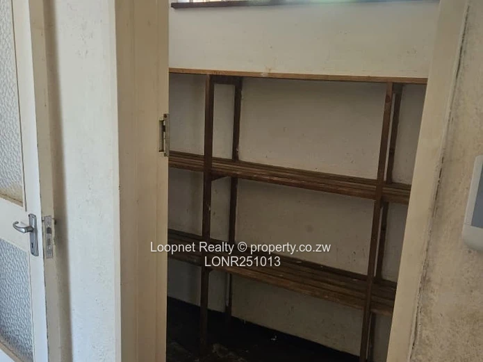 Greystone Park: 1,000 m2 Office on 4,300 m2 with Pool & Borehole