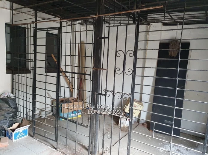 St Marys Retail Shop — 200m², Tiled, Walled, Good ZESA (Sole Mandate)