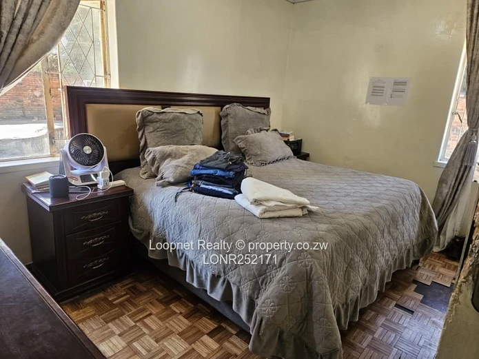 Avonlea 3-Bed Bungalow with Fireplace & Yard