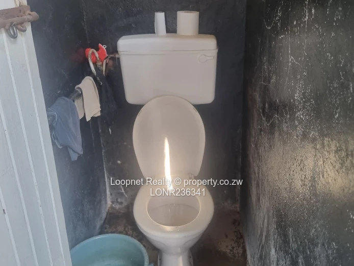 Neat 2-Bed Home in Mufakose - Garden, Good ZESA (Sole Mandate)