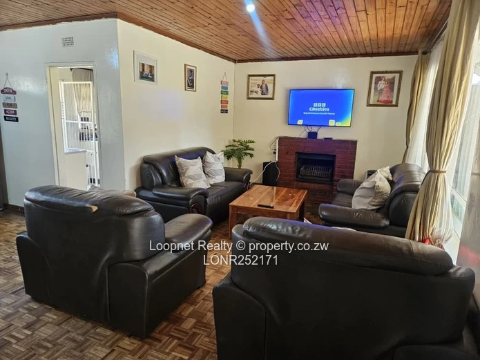 Avonlea 3-Bed Bungalow with Fireplace & Yard