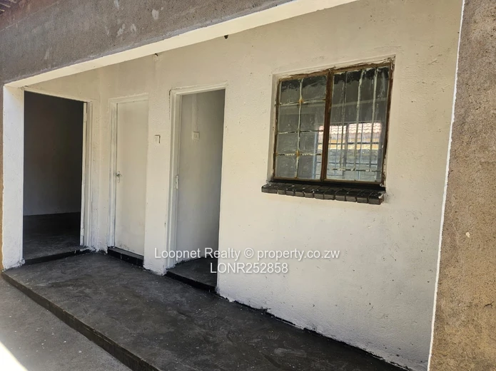 Affordable 2-Roomed Cottage with Verandah in Mainway Meadows