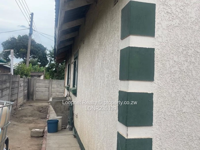 3-Bed Houghton Park House - Carport, Spacious Cottage, Garden