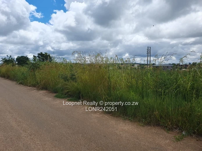 4800m² Manresa Land on Tarred Road — Subdivision Ready