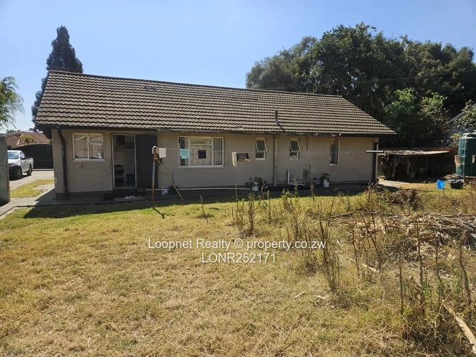 Avonlea 3-Bed Bungalow with Fireplace & Yard