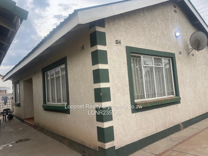 3-Bed Houghton Park House - Carport, Spacious Cottage, Garden