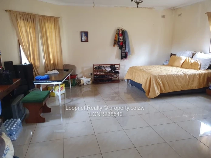 Bluff Hill 3-Bed Home with Borehole & Large Garden (Sole Mandate)