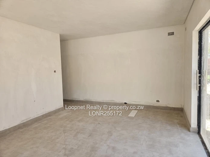 Incomplete Greendale 4-Bed Garden Flat — Borehole & High Ceilings
