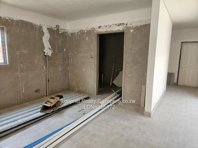 Incomplete Greendale 4-Bed Garden Flat — Borehole & High Ceilings