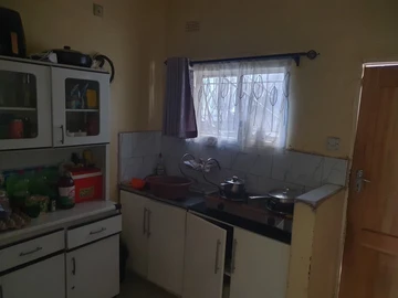 2 Bedroom Flat & Apartment